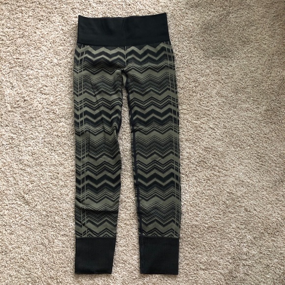 Ebb to Street pant- green chevron - Picture 3 of 5